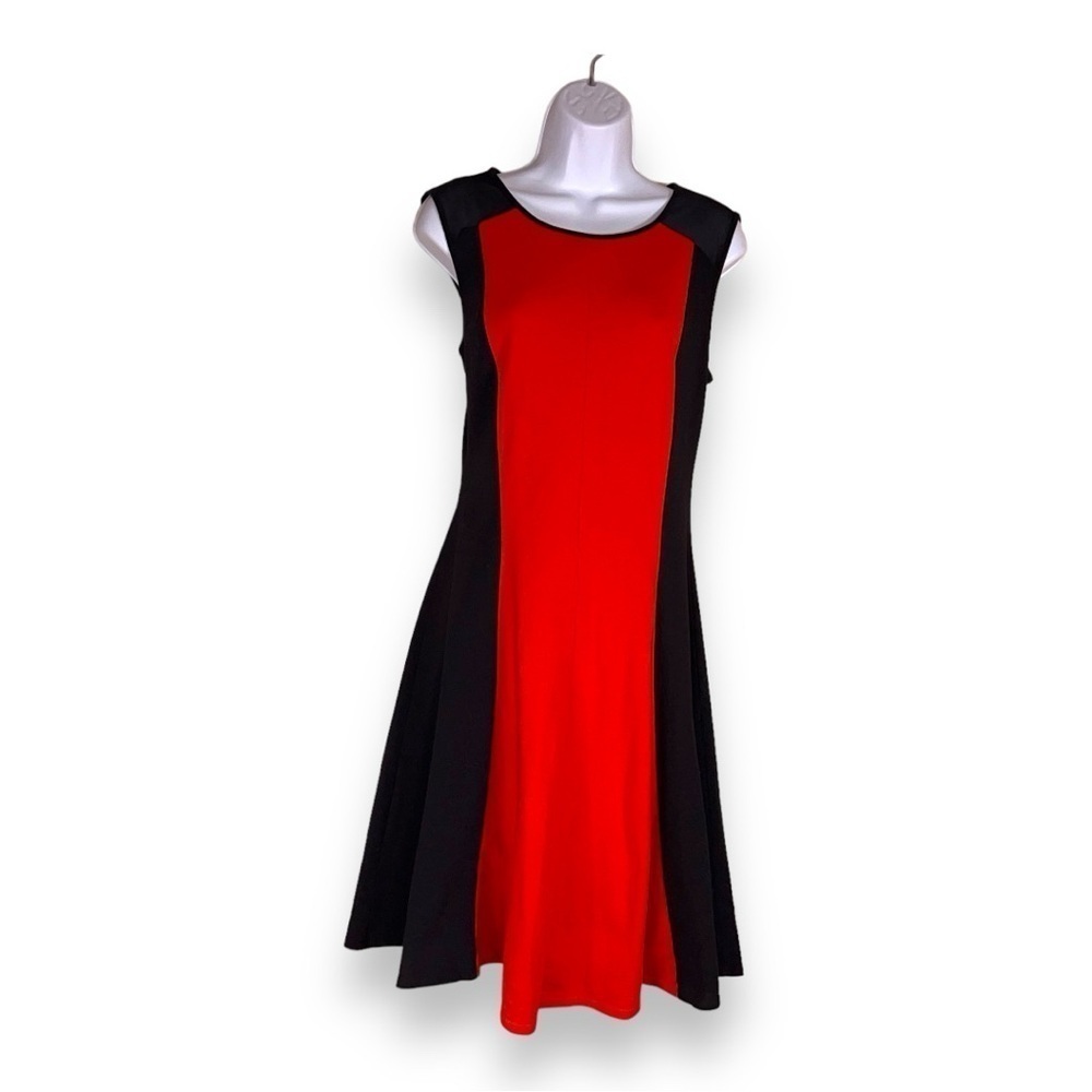 MEDIUM SIGNATURE COLLECTION BLACK RED STRETCH DRESS FIT FLARE SLEEVELESS